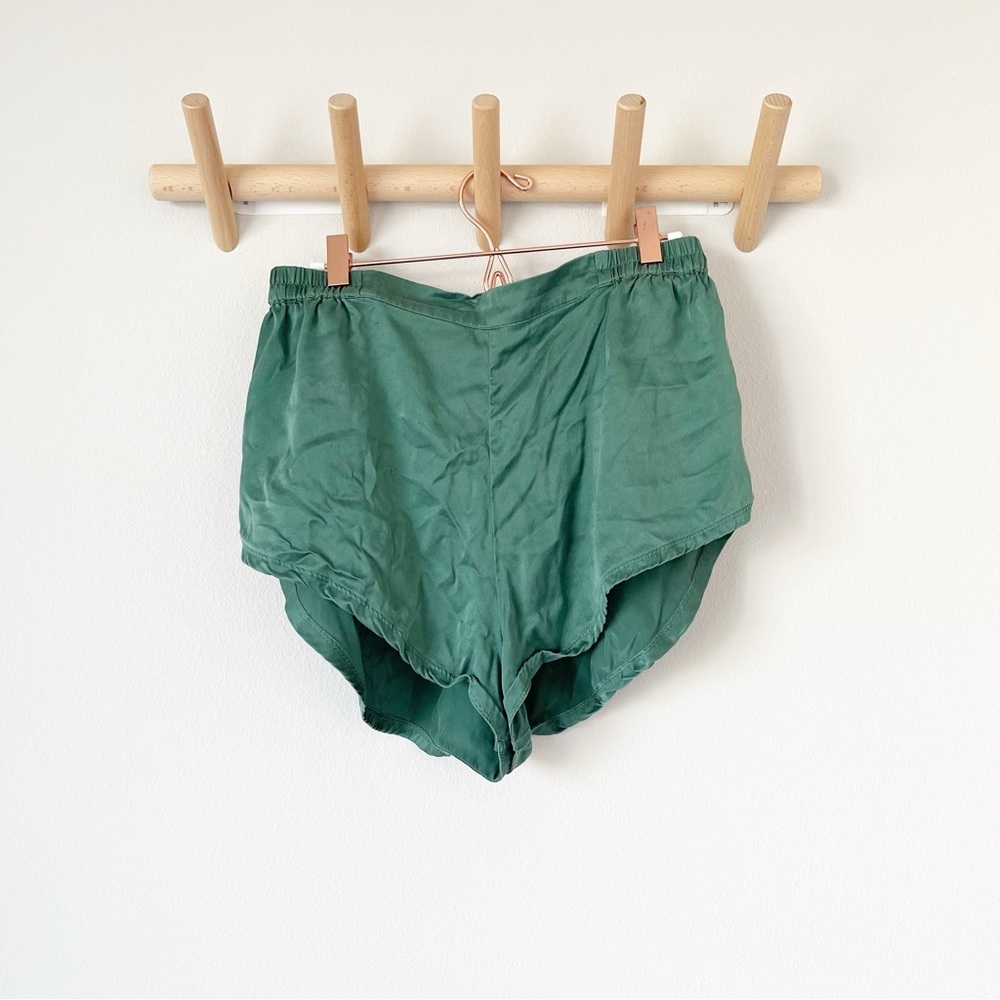 LUNYA Washable Silk Emerald Green Shorts